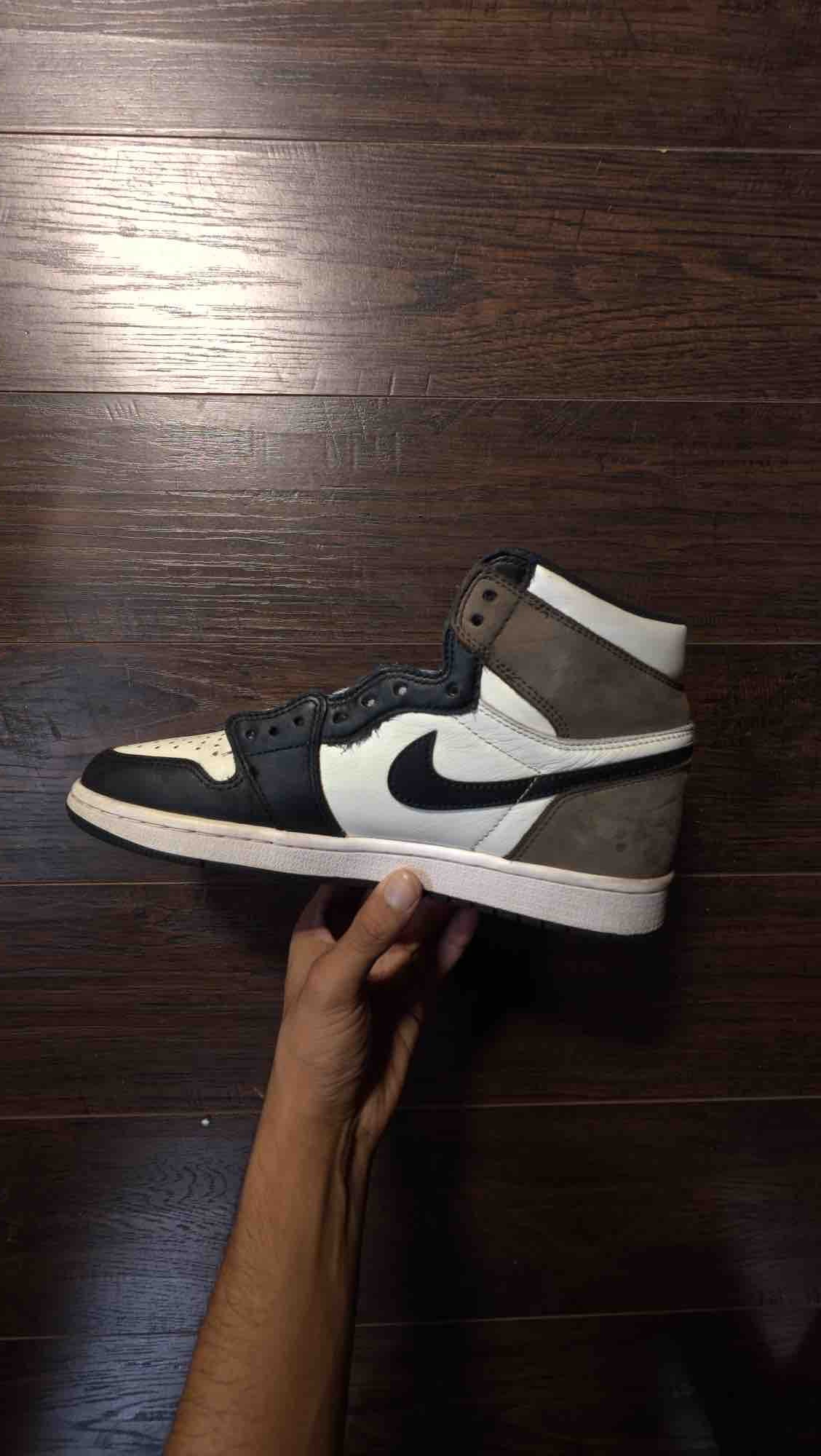 Jordan 1 Retro High OG Dark Mocha [USED] - 9.5 M