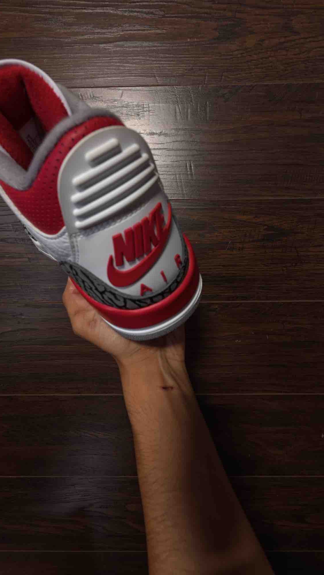 Jordan 3 Retro Fire Red (2022) [USED] - 9.5 M