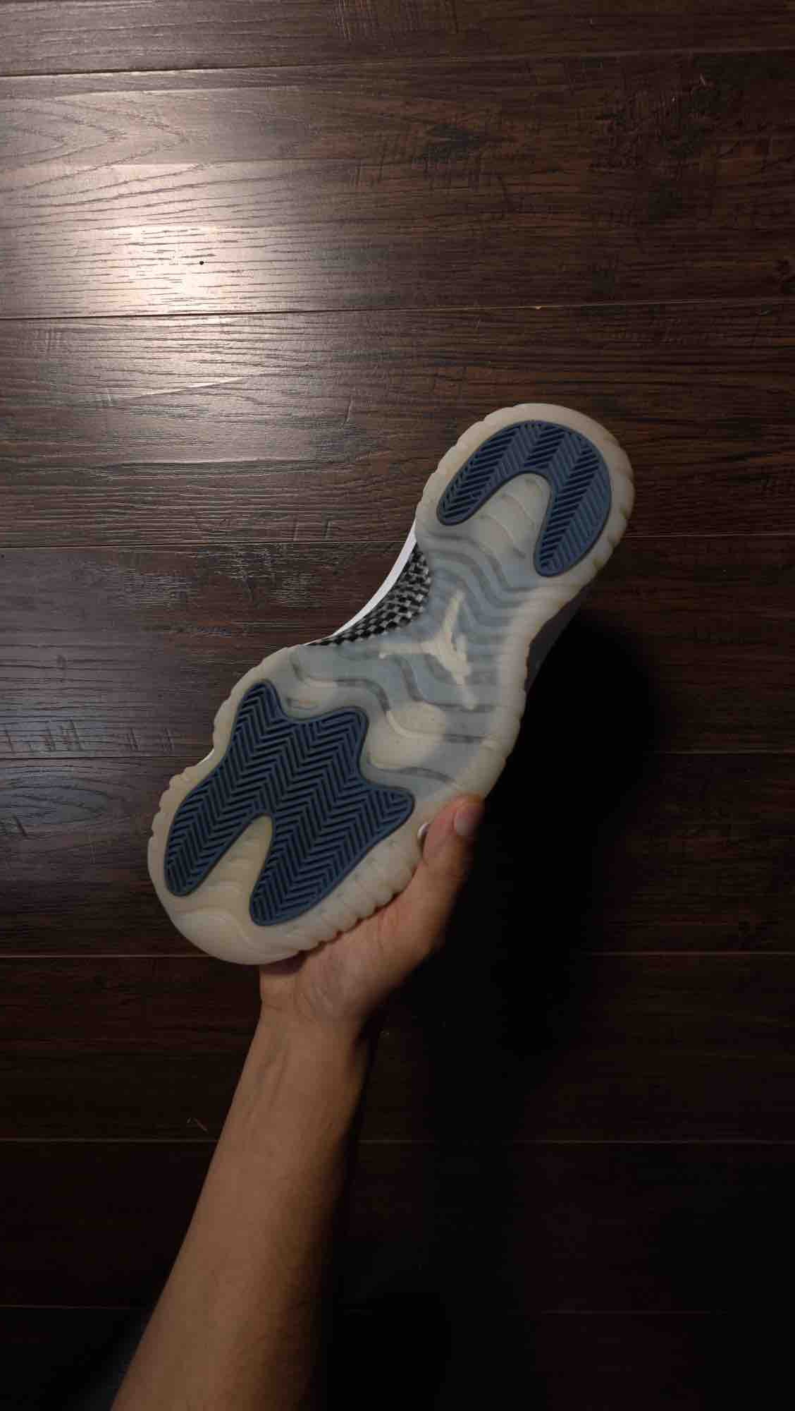 Jordan 11 Retro Low Diffused Blue [USED] - 9.5 M