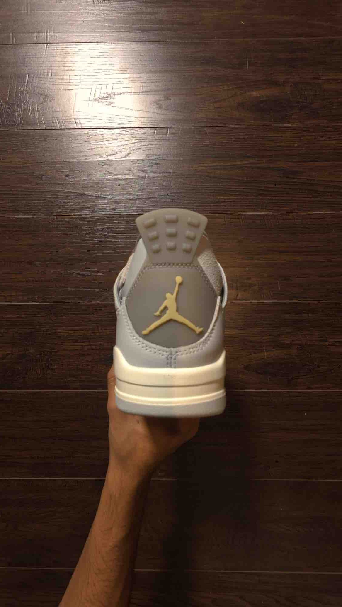 Jordan 4 Retro SE Craft Photon Dust [NEW] - 8 M