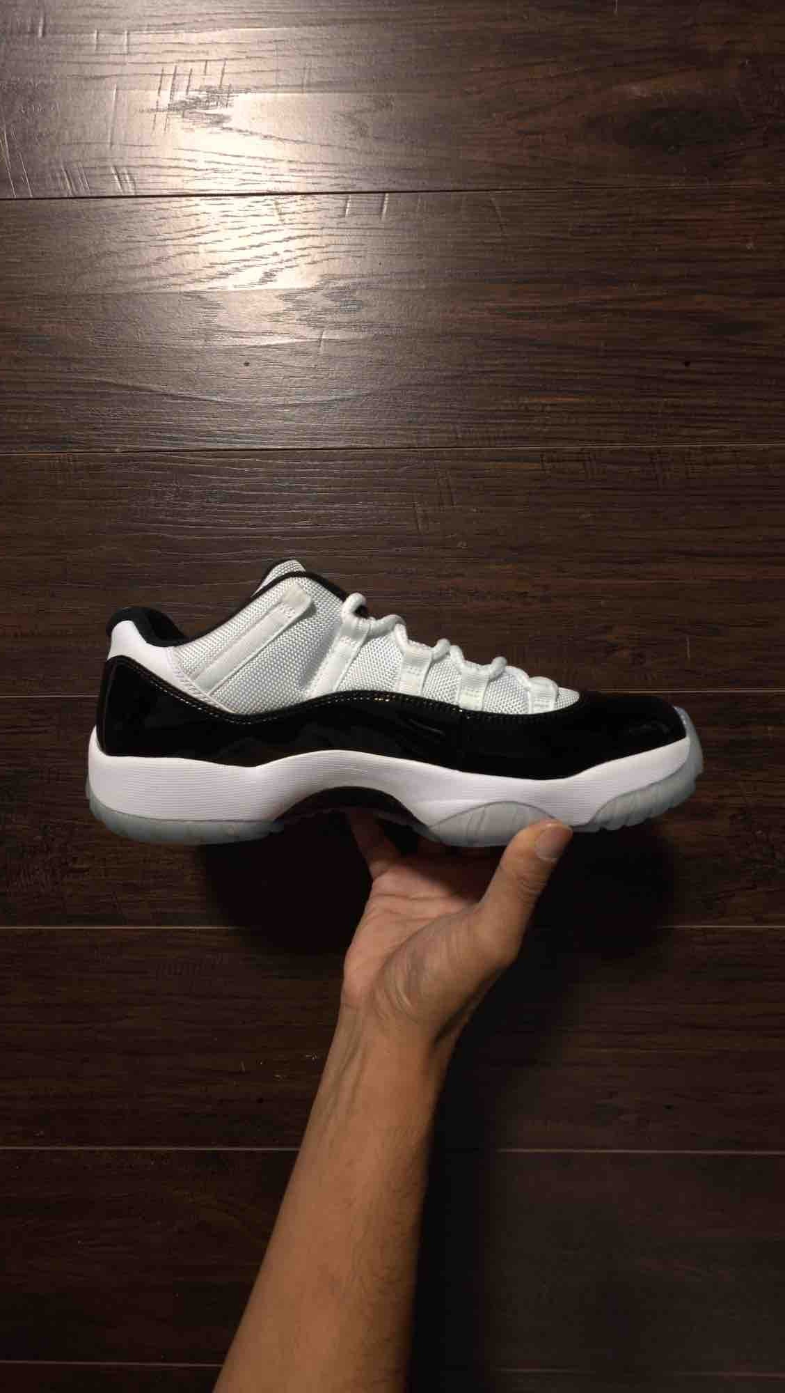 Jordan 11 Retro Low Concord [NEW] - 9.5 M