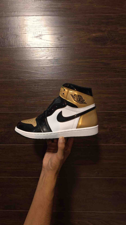 Jordan 1 Retro High NRG Patent Gold Toe [NEW] - 9.5 M