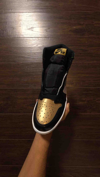 Jordan 1 Retro High NRG Patent Gold Toe [NEW] - 9.5 M