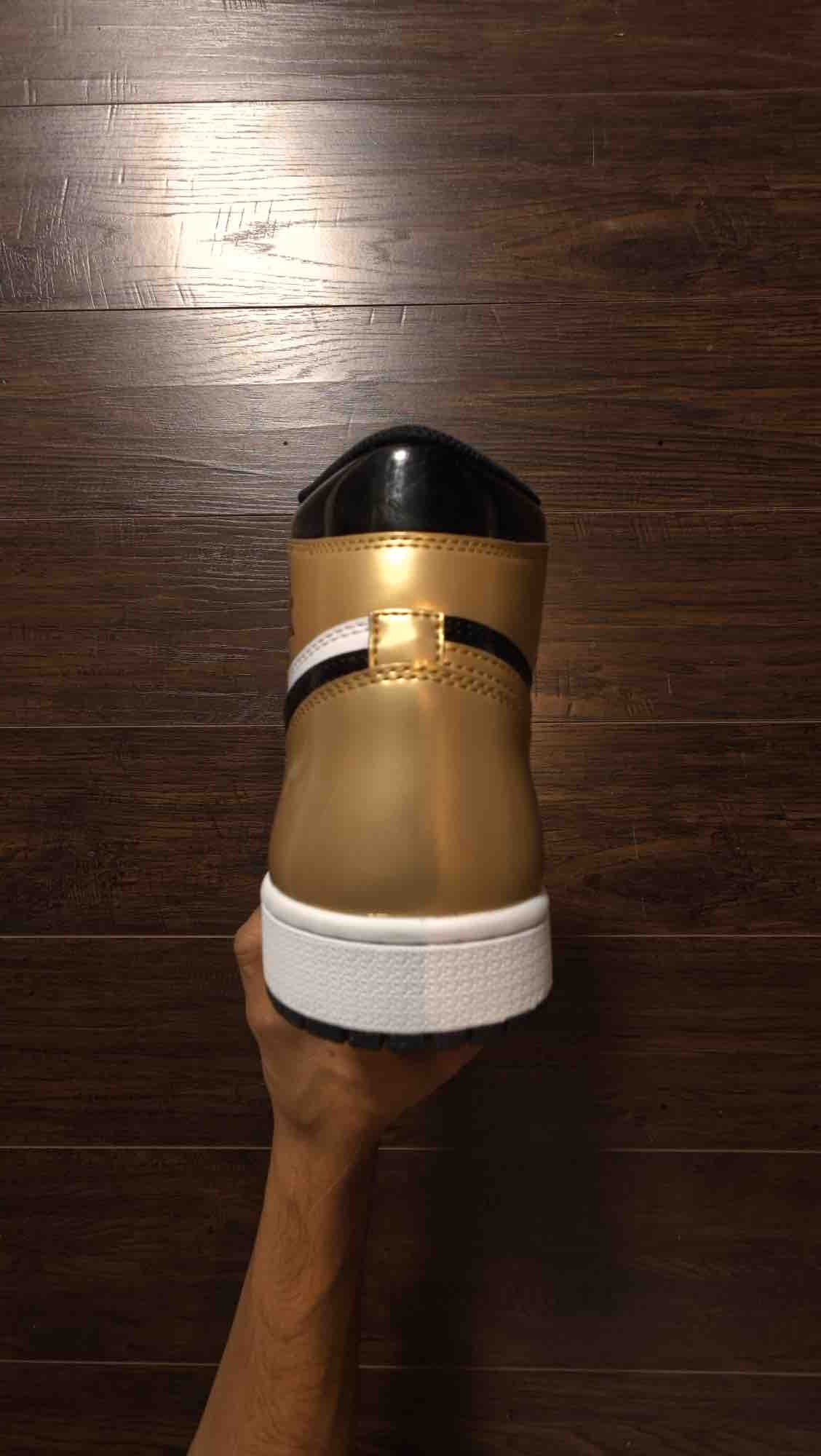 Jordan 1 Retro High NRG Patent Gold Toe [NEW] - 9.5 M
