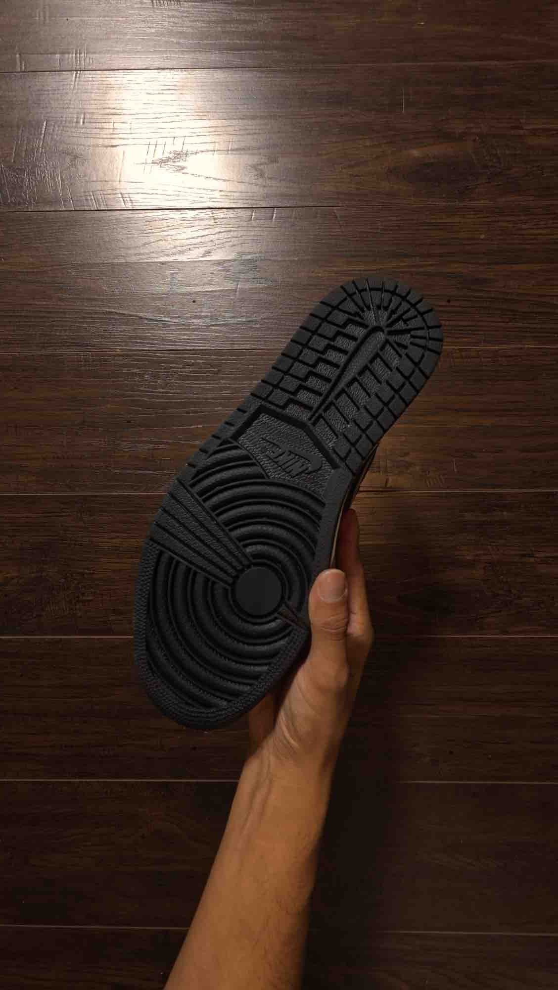 Jordan 1 Retro High NRG Patent Gold Toe [NEW] - 9.5 M