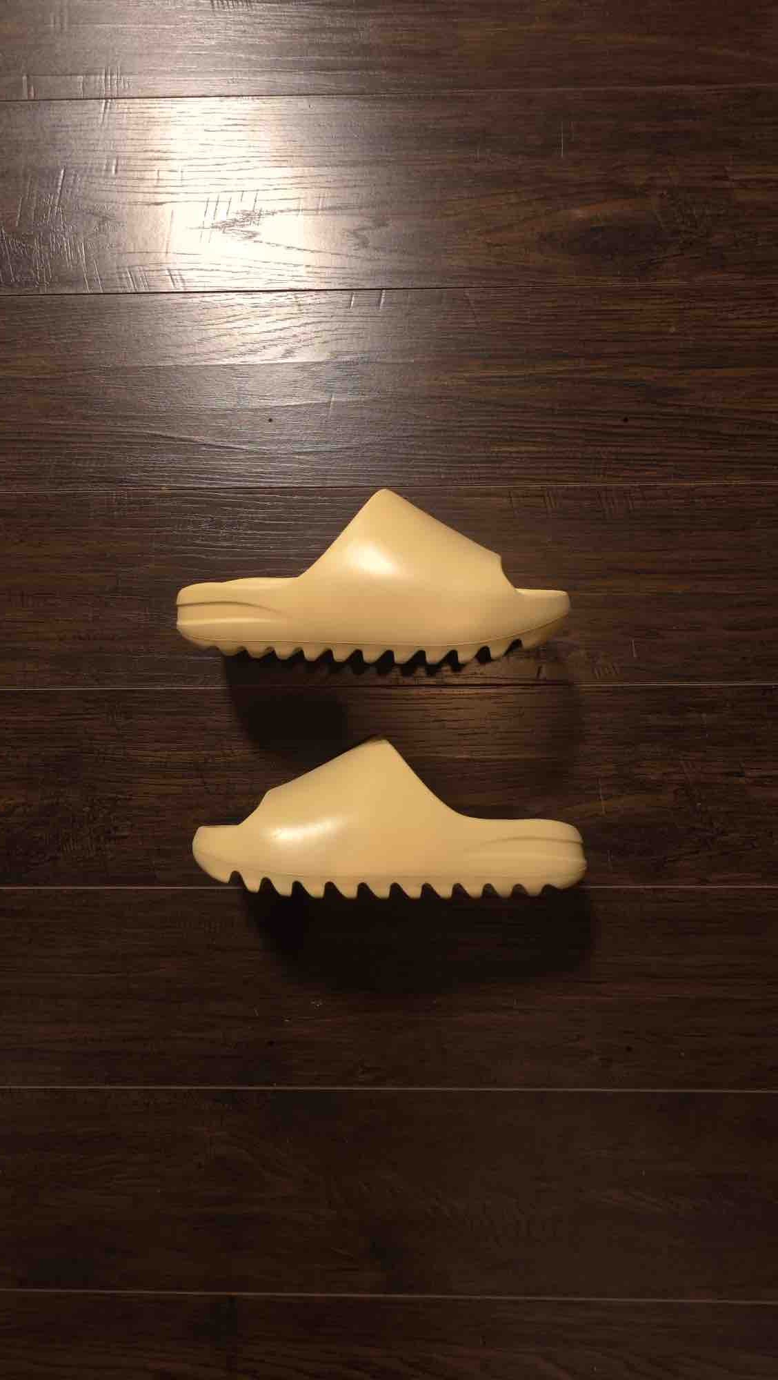 adidas Yeezy Slide Desert Sand [USED] - 7Y