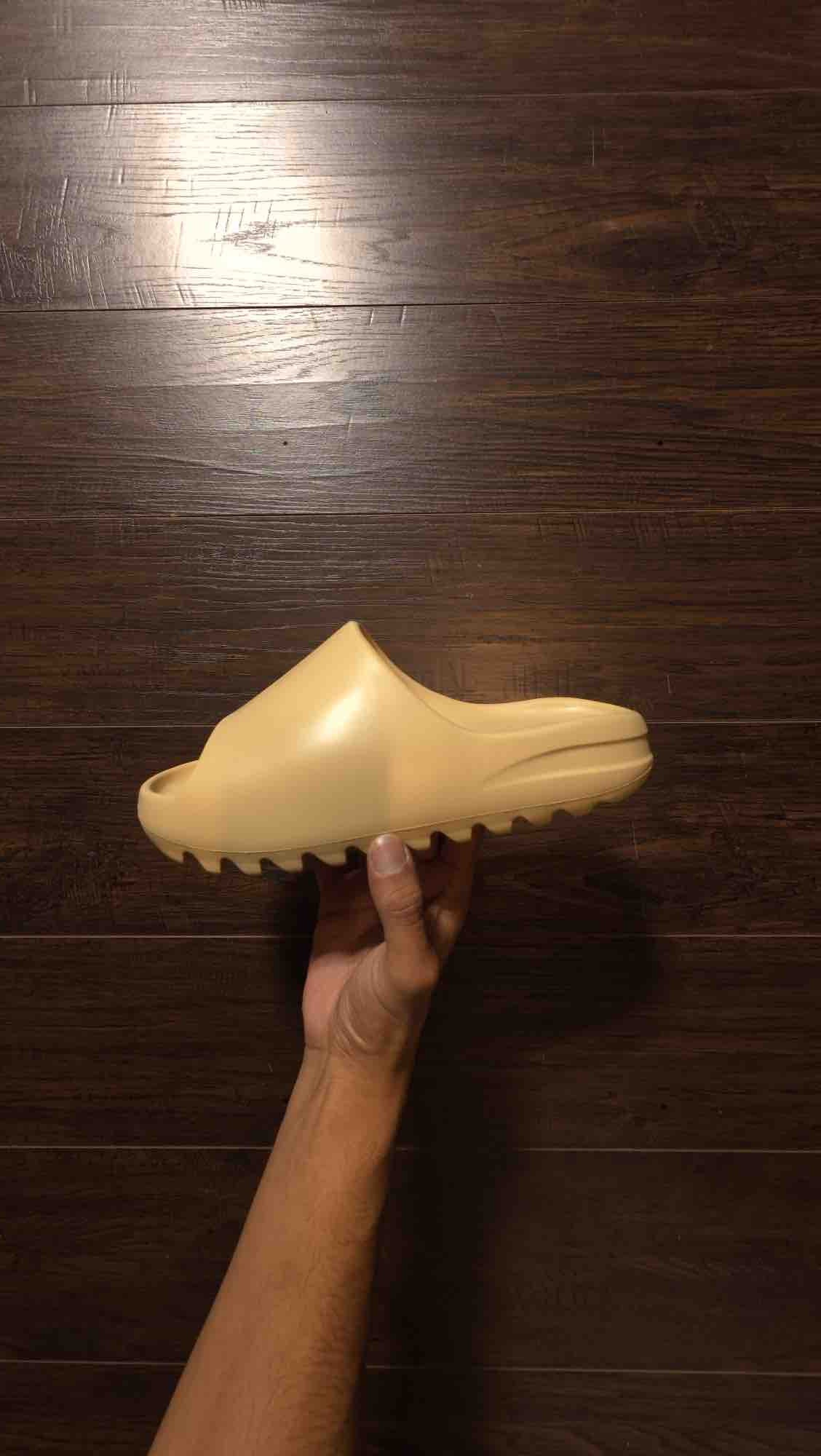 adidas Yeezy Slide Desert Sand [USED] - 7Y