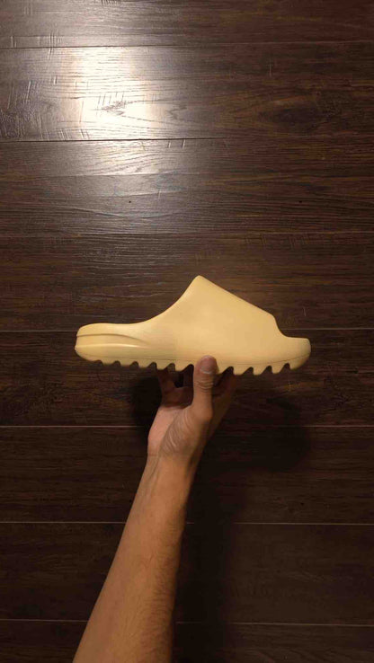 adidas Yeezy Slide Desert Sand [USED] - 7Y