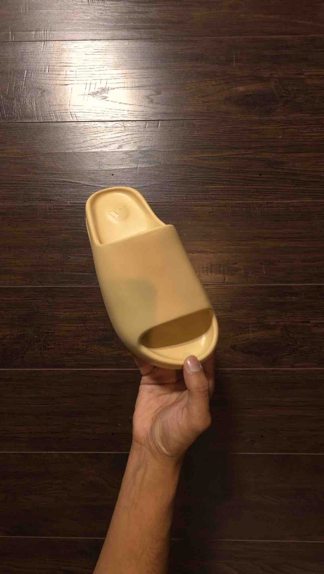 adidas Yeezy Slide Desert Sand [USED] - 7Y