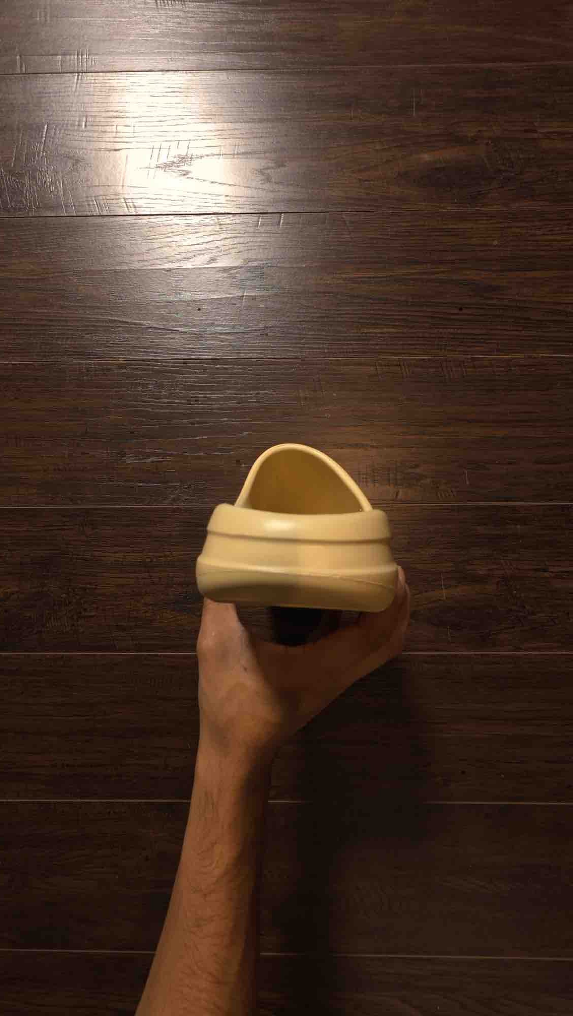 adidas Yeezy Slide Desert Sand [USED] - 7Y