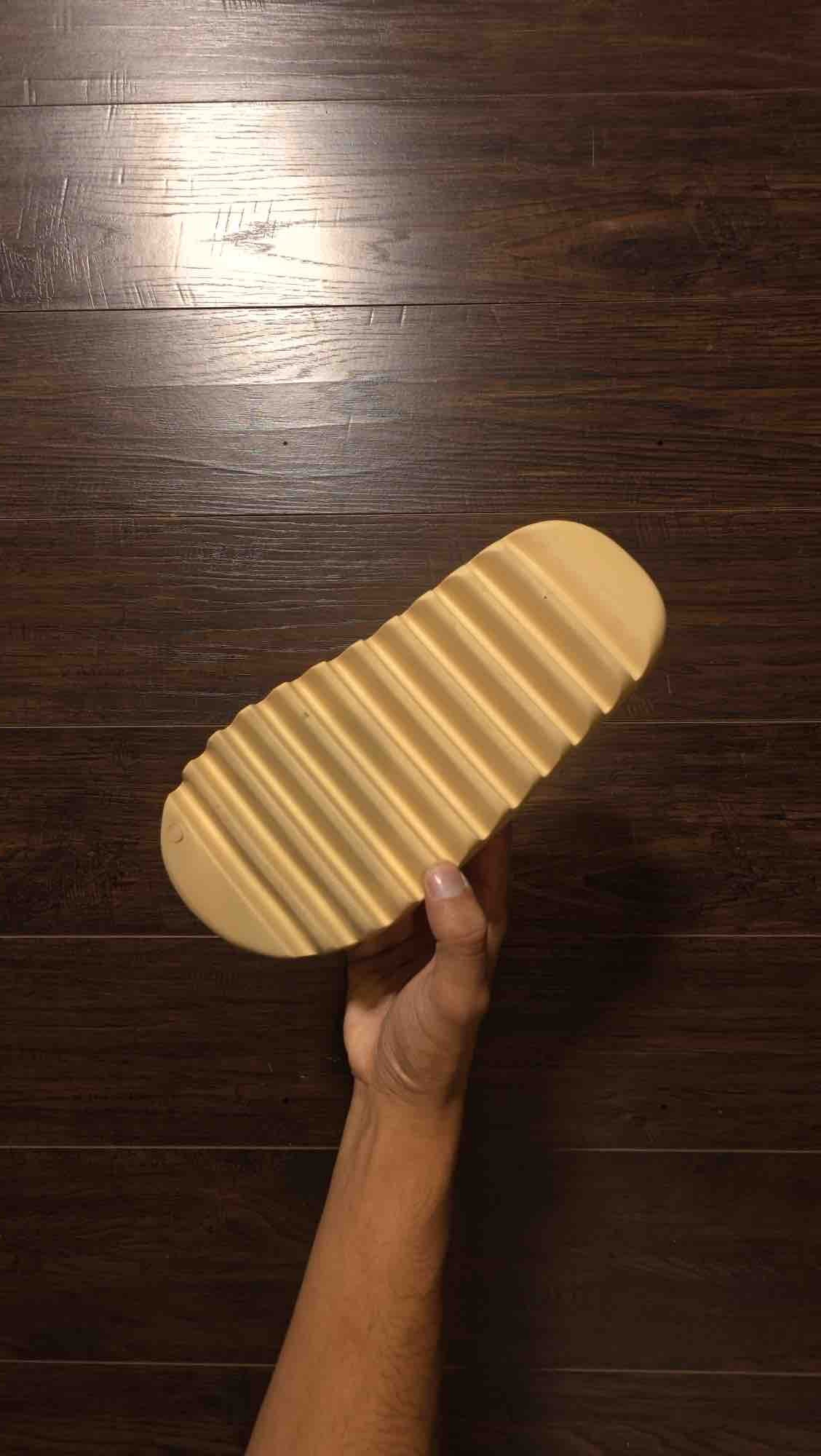 adidas Yeezy Slide Desert Sand [USED] - 7Y