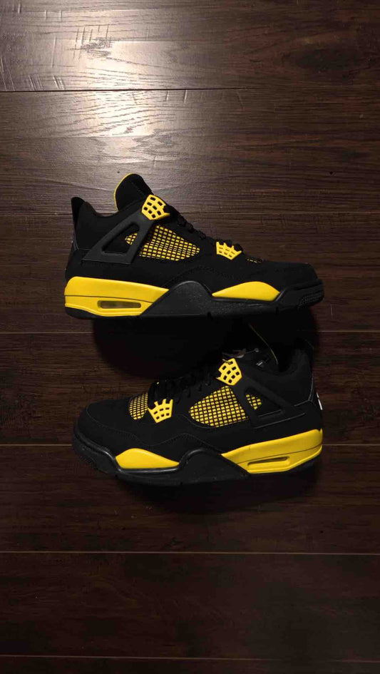 Jordan 4 Retro Thunder (2012) [NEW] - 9.5 M