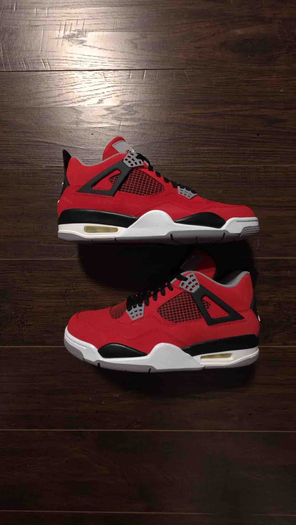 Jordan 4 Retro Toro Bravo [NEW] - 9.5 M