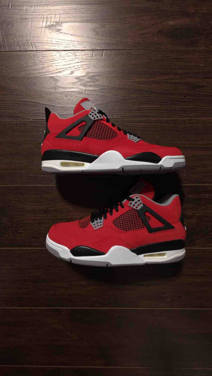 Jordan 4 Retro Toro Bravo [NEW] - 9.5 M