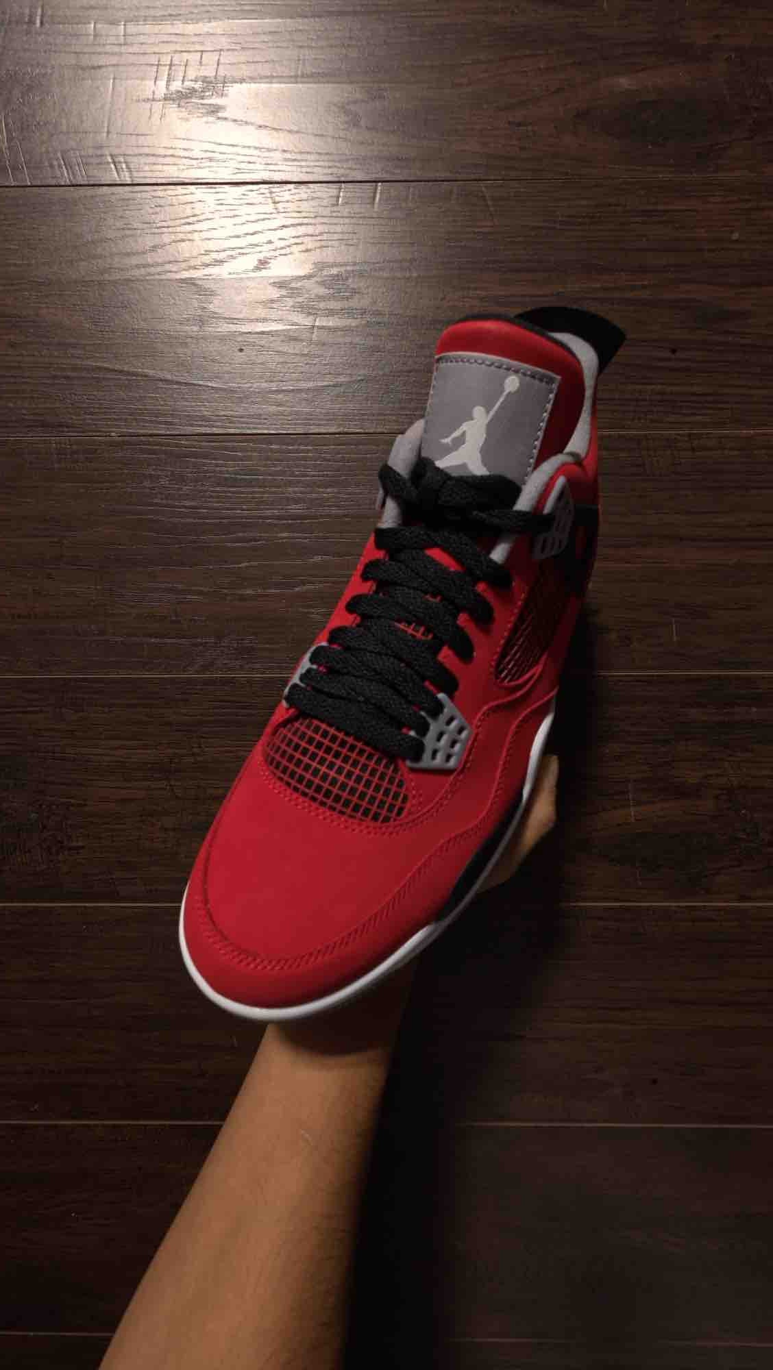 Jordan 4 Retro Toro Bravo [NEW] - 9.5 M