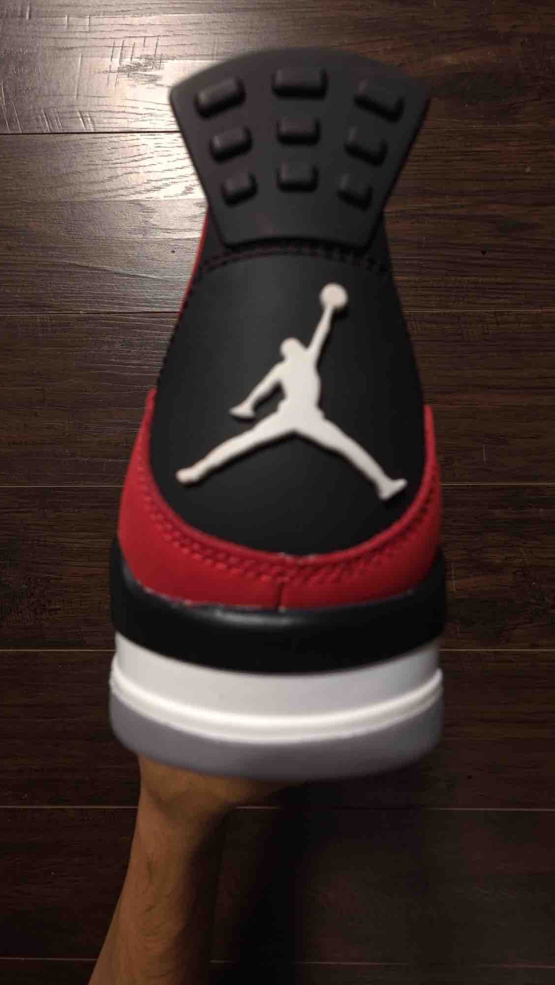 Jordan 4 Retro Toro Bravo [NEW] - 9.5 M