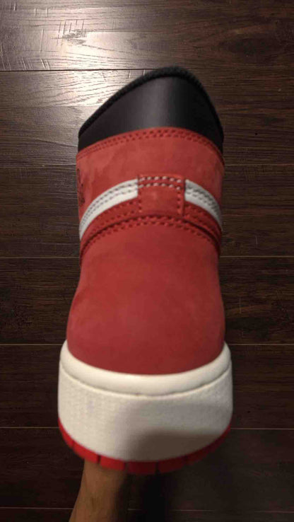 Jordan 1 Retro High Track Red [NEW] - 9.5 M