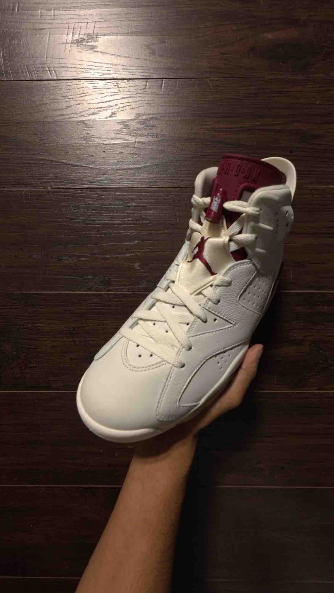 Jordan 6 Retro Maroon (2015) [NEW] - 9.5 M